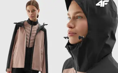 Dwie wersje kurtki 4F: cała sylwetka i zbliżenie na kaptur. Kurtka z membraną chroni przed deszczem i wiatrem.