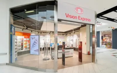 Salon Vision Express z okularami i soczewkami. Sprawdź vision express promocje dla seniorów.