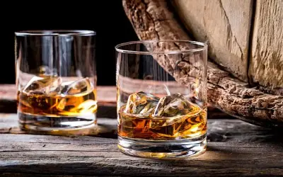 Whisky: Ile kalorii ma 100 ml? Czy zrujnuje Twoją dietę?