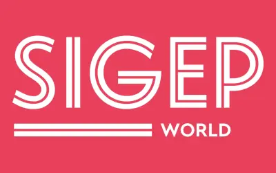 Logo bianco con scritta "SIGEP WORLD" su sfondo rosso corallo. L'evento si tiene a Rimini Fiera.
