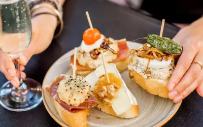 Malasaña de tapas: ¿Listo para la ruta más auténtica y deliciosa?