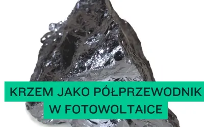 Kryształ krzemu, kluczowy półprzewodnik w fotowoltaice, lśni na białym tle.