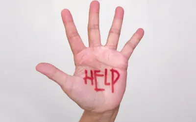 Jak pomóc ofierze syndromu sztokholmskiego? Praktyczny poradnik
