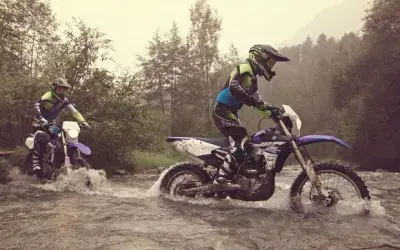 Jakie enduro do lasu? Poradnik dla początkujących i amatorów