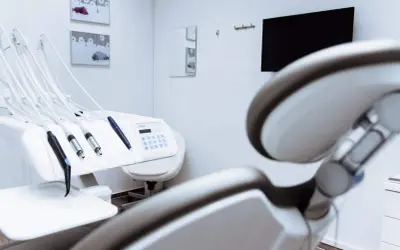 Co ile chodzić do dentysty, aby uniknąć problemów z zębami?