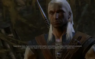 Polski wiedzmin Geralt z Rivii, z blizną na twarzy i srebrnym medalionem, wpatruje się w rozmówcę.