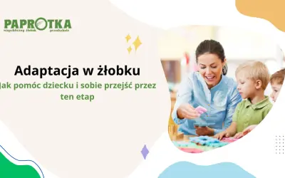 Adaptacja w żłobku: czy żłobek to dobry pomysł? Nauczycielka z uśmiechem bawi się z dziećmi.
