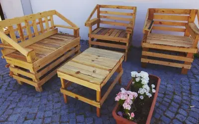 Zestaw ogrodowy z palet jak zrobić - tanio i łatwo w 5 krokach