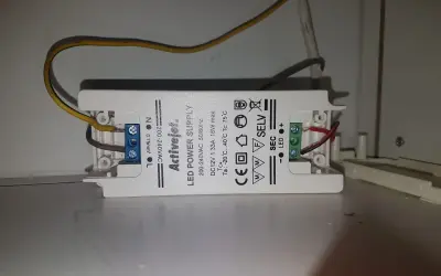 Zasilacz LED Activejet. Migające diody mogą być spowodowane problemami z tym urządzeniem.