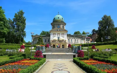 Sanatorium: Jak zdobyć skierowanie z NFZ, ZUS, KRUS? Poradnik