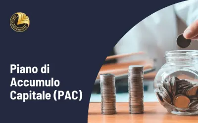 Un piano di accumulo capitale (PAC) che cresce con monete impilate e una mano che ne aggiunge una a un salvadanaio.
