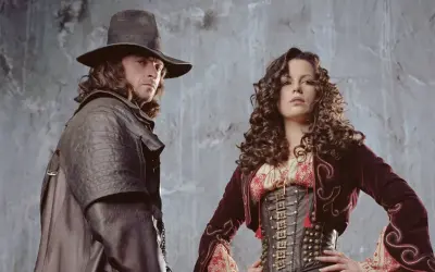 Hugh Jackman jako Van Helsing i Kate Beckinsale jako Anna Valerious w filmie Van Helsing.