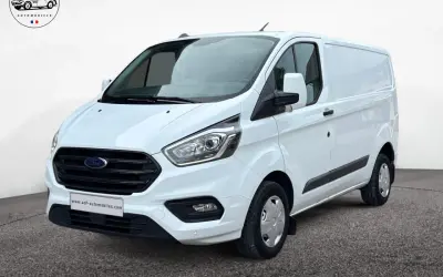 Avis Ford Transit Custom : ce fourgon blanc est prêt pour vos livraisons. Idéal pour les professionnels.