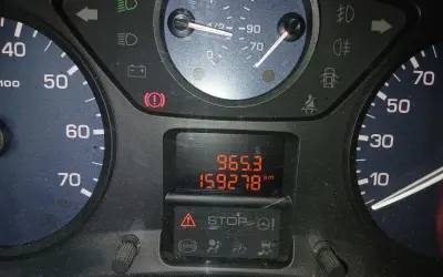 Kontrolka DTC P0170 Peugeot świeci się na desce rozdzielczej. Przebieg 159278 km.
