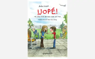 Libros para niñas de 12 años: ¡Jopé! Te juro por Arturo que así fue. Divertida portada de un libro infantil con niños y abuela en el jardín.