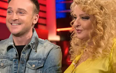 Mateusz Gessler i Magda Gessler to rodzina? Na zdjęciu widać ich razem, uśmiechniętych, w studiu telewizyjnym.