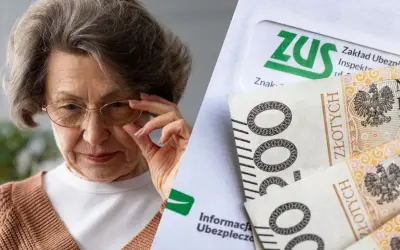 Starsza pani z okularami analizuje dokumenty ZUS i polskie banknoty. Czy to dodatek dopełniający jej emeryturę?