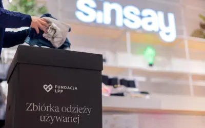 W sklepie Sinsay, należącym do LPP, trwa zbiórka odzieży używanej.