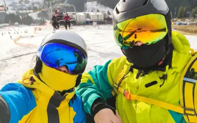 Komin, chusta czy kominiarka na narty? Wybierz idealną ochronę