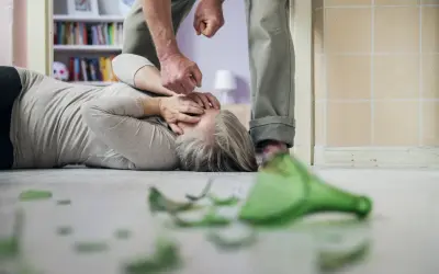 Syndrom Otella: Alkoholizm, urojenia, przemoc. Jak się chronić?