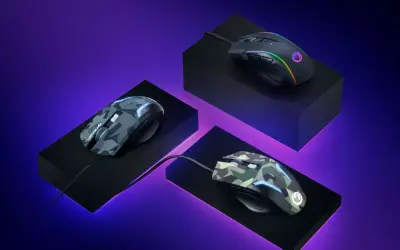 Tres ratones gaming con diseños de camuflaje y RGB. Listos para conectar ratón inalámbrico y empezar la partida.