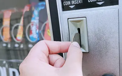 Ile kosztuje wynajem automatu vendingowego? Poznaj ukryte koszty