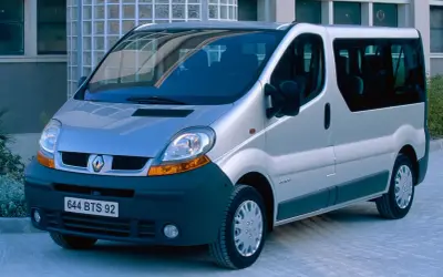 Pojemność baku Renault Trafic: 80 czy 90 litrów? Zasięg i AdBlue