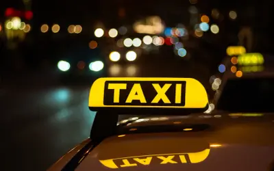 Po trasie czas na reset: legalna rozrywka online dla kierowców taxi