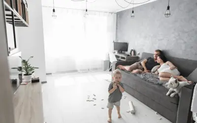 Jak zaplanować duży salon, żeby wygodnie odpoczywać i przyjmować gości?