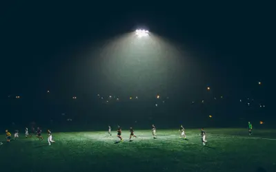 Czujniki na Skórze, Wyniki na Tablicy: Jak Technologie Ubieralne Pomagają Poprawiać Wyniki Sportowe