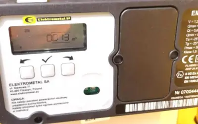 Cyfrowy licznik ciepła Elektrometal SA pokazuje 0013 m³. Dowiedz się, jak odczytać licznik centralnego ogrzewania.