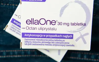 Pigułka dzień po ellaOne. Debata o ustawie o pigułce dzień po w Polsce 2050 budzi emocje, a dostępność antykoncepcji awaryjnej jest kluczowa.