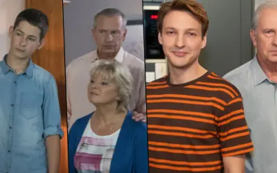Aktor z Klanu, młody mężczyzna w pasiastej koszulce, obok starszy pan w błękitnej koszuli.