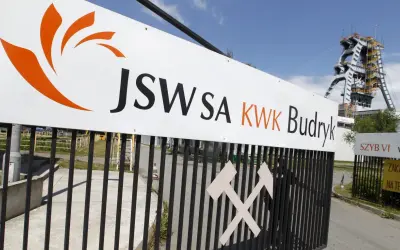 JSW SA KWK Budryk – symbol górnictwa i nadzieja na dobre notowania jsw. W tle wieża szybu kopalnianego.