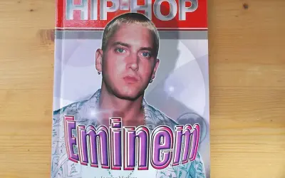 Eminem: Kim jest legenda hip-hopu? Odkryj jego historię.