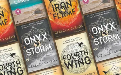Copertine dei libri di Rebecca Yarros: "Iron Flame", "Onyx Storm" e "Fourth Wing".