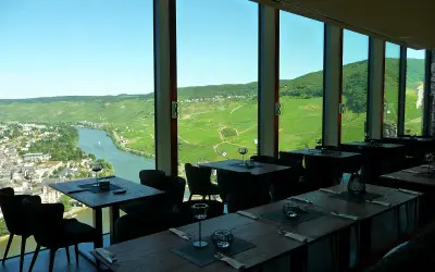 Bernkastel-Kues Restaurants: Mosel-Spezialitäten & Top-Tipps