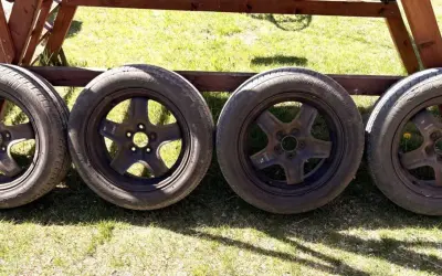 Cztery felgi z oponami do Opla Zafiry B. Rozmiar opon 205/55R16.