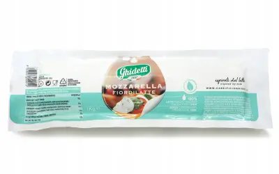 Opakowanie mozzarelli Fior di Latte marki Ghidetti z widoczną etykietą i informacjami o produkcie.