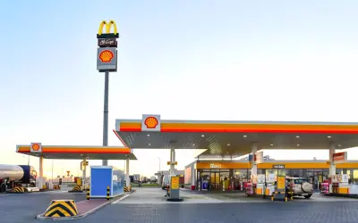 Stacja paliw Shell z McDonald's i McCafe. Sprawdź aktualne shell promocje i zatankuj V-Power.