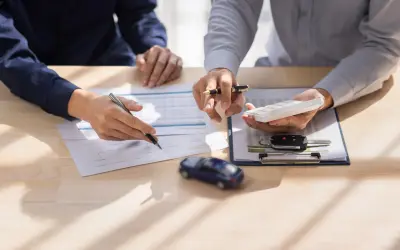 Zanim zaciągniesz kredyt na auto – jak kalkulator kredytowy pomoże Ci podjąć mądrą decyzję?