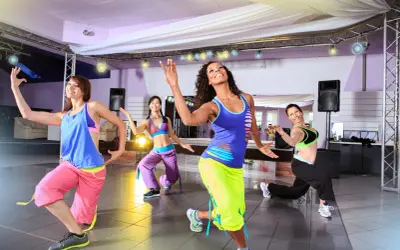 Czy zumba odchudza? Odkryj prawdę o skuteczności treningu