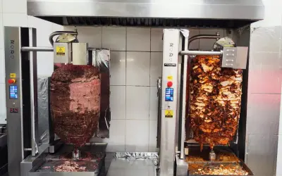 Jak wybrać opiekacz do kebaba? Praktyczny poradnik dla gastronomii