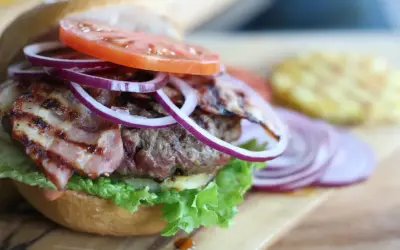Jak zrobić domowego hamburgera – prosty przepis na idealny smak