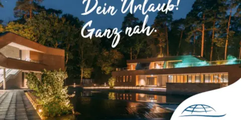 Moderne Therme bei Nacht. Ein **Sauna Gutschein** für Entspannung im Westfalen Therme.