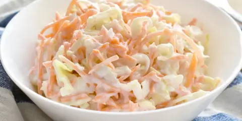 Colesław KFC: Przepis na idealny smak i kremową konsystencję