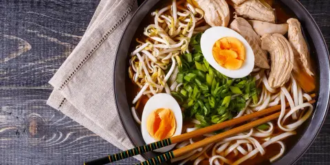 Ramen: Jaka to kuchnia? Japońska ikona, chińskie korzenie i mity