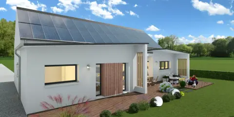 Une maison passive exemple avec panneaux solaires sur le toit, terrasse en bois et jardin verdoyant.