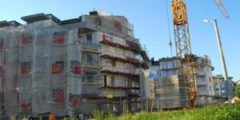 Ile deweloper zarabia na bloku? Zysk netto i ukryte koszty