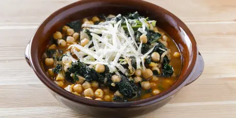 Minestra Cavolo Nero e Ceci: Ricetta Tradizionale Facile e Veloce